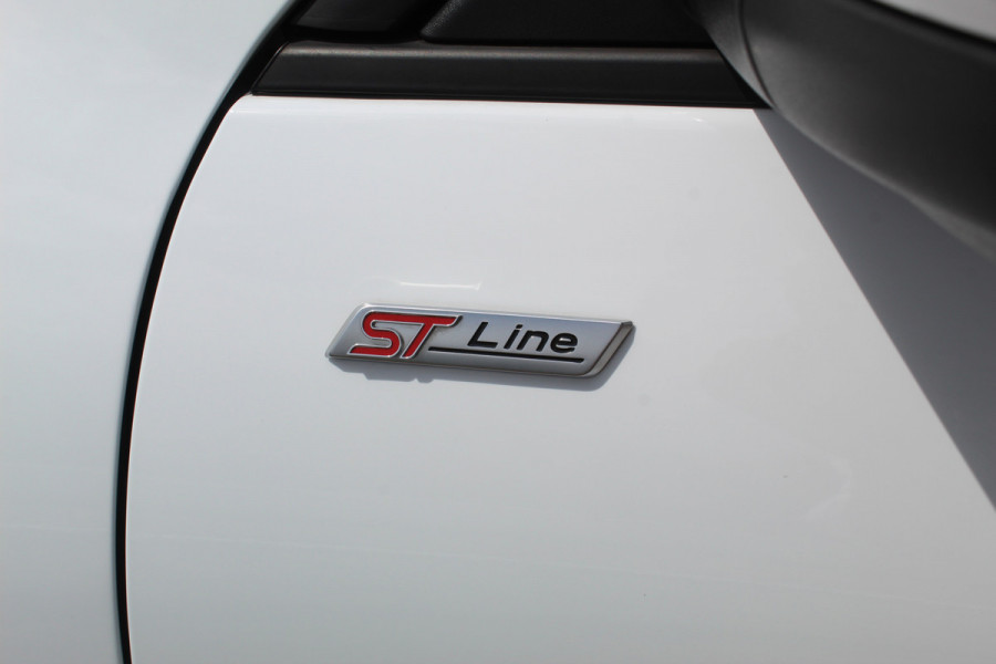 Ford Kuga 2.5 PHEV ST-Line X , In nieuw staat , Hoge Zit en veel comfort Climate control , Navigatie , Camera ,Stoel en voorruit verwarming Parkeersensoren rondom , Elek.bestuurstoel 1500kg trekgewicht