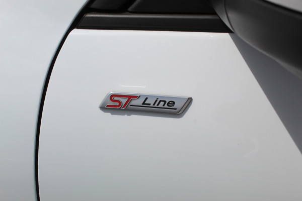 Ford Kuga 2.5 PHEV ST-Line X , In nieuw staat , Hoge Zit en veel comfort Climate control , Navigatie , Camera ,Stoel en voorruit verwarming Parkeersensoren rondom , Elek.bestuurstoel 1500kg trekgewicht