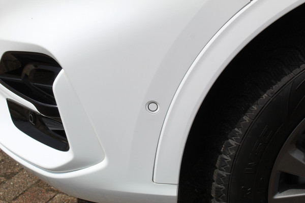 Ford Kuga 2.5 PHEV ST-Line X , In nieuw staat , Hoge Zit en veel comfort Climate control , Navigatie , Camera ,Stoel en voorruit verwarming Parkeersensoren rondom , Elek.bestuurstoel 1500kg trekgewicht