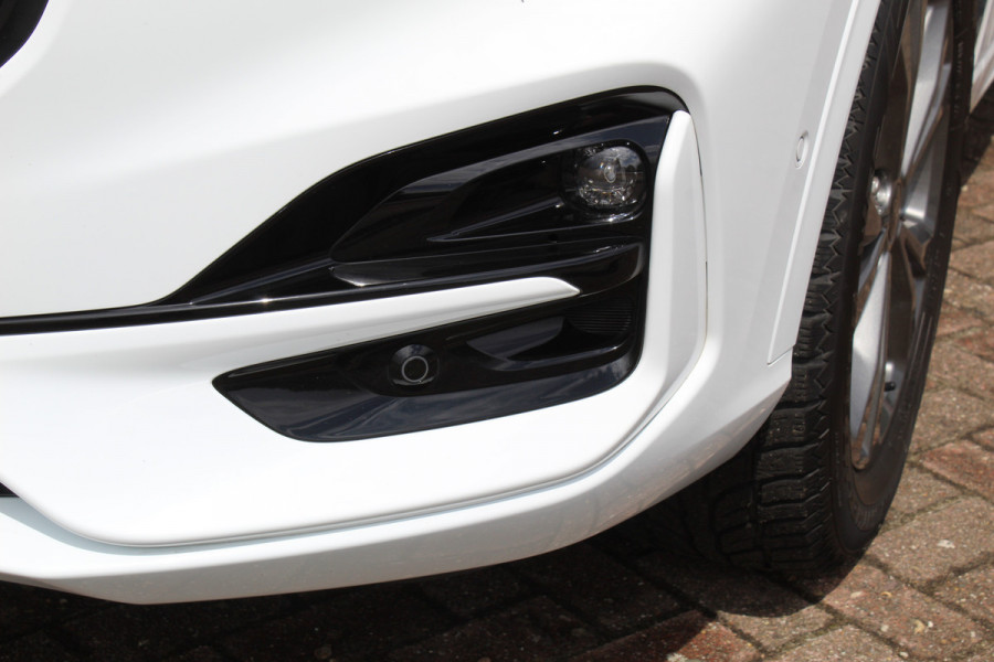 Ford Kuga 2.5 PHEV ST-Line X , In nieuw staat , Hoge Zit en veel comfort Climate control , Navigatie , Camera ,Stoel en voorruit verwarming Parkeersensoren rondom , Elek.bestuurstoel 1500kg trekgewicht