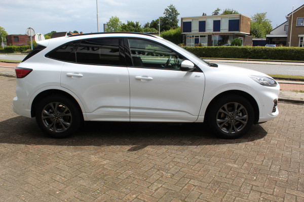 Ford Kuga 2.5 PHEV ST-Line X , In nieuw staat , Hoge Zit en veel comfort Climate control , Navigatie , Camera ,Stoel en voorruit verwarming Parkeersensoren rondom , Elek.bestuurstoel 1500kg trekgewicht