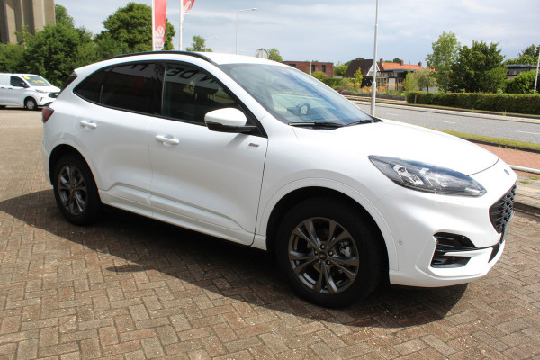 Ford Kuga 2.5 PHEV ST-Line X , In nieuw staat , Hoge Zit en veel comfort Climate control , Navigatie , Camera ,Stoel en voorruit verwarming Parkeersensoren rondom , Elek.bestuurstoel 1500kg trekgewicht