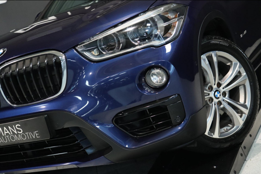 BMW X1 SDrive18i / LED / NAVI / CRUISE / LEDER / 100% DEALERONDERHOUDEN