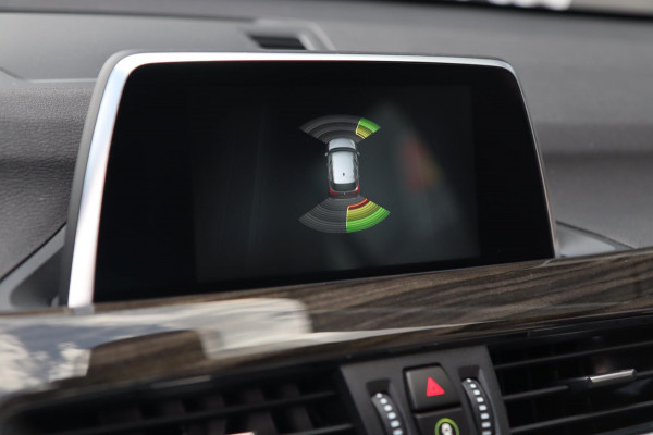 BMW X1 SDrive18i / LED / NAVI / CRUISE / LEDER / 100% DEALERONDERHOUDEN