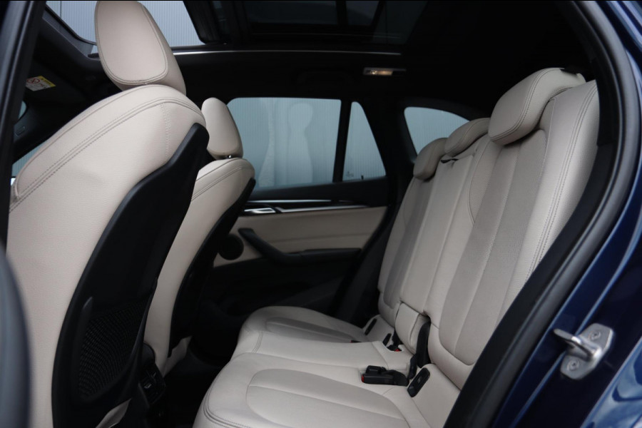 BMW X1 SDrive18i / LED / NAVI / CRUISE / LEDER / 100% DEALERONDERHOUDEN