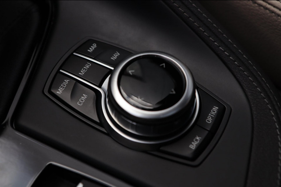BMW X1 SDrive18i / LED / NAVI / CRUISE / LEDER / 100% DEALERONDERHOUDEN