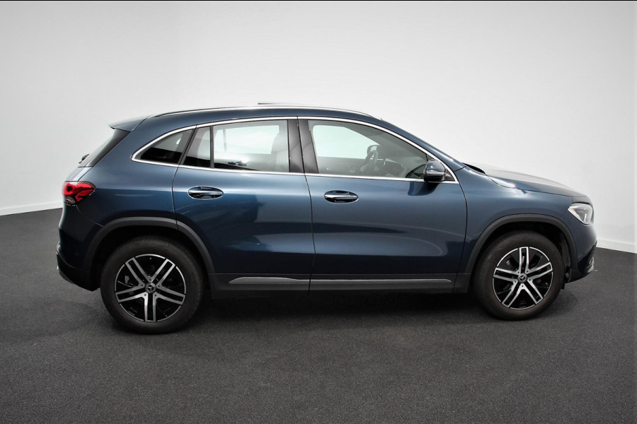 Mercedes-Benz GLA 200 163pk Automaat Progressive Mercedes-Benz GLA-klasse 200 Progressive | Navigatie | Panorama Dak | Camera | Cruise Control | LED Matrix | DAB | Memomy Stoel |