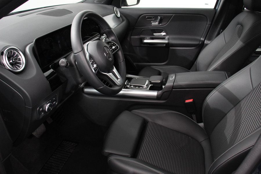 Mercedes-Benz GLA 200 163pk Automaat Progressive Mercedes-Benz GLA-klasse 200 Progressive | Navigatie | Panorama Dak | Camera | Cruise Control | LED Matrix | DAB | Memomy Stoel |