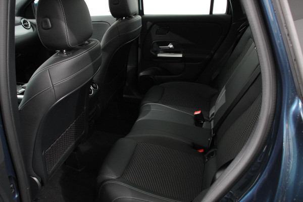 Mercedes-Benz GLA 200 163pk Automaat Progressive Mercedes-Benz GLA-klasse 200 Progressive | Navigatie | Panorama Dak | Camera | Cruise Control | LED Matrix | DAB | Memomy Stoel |