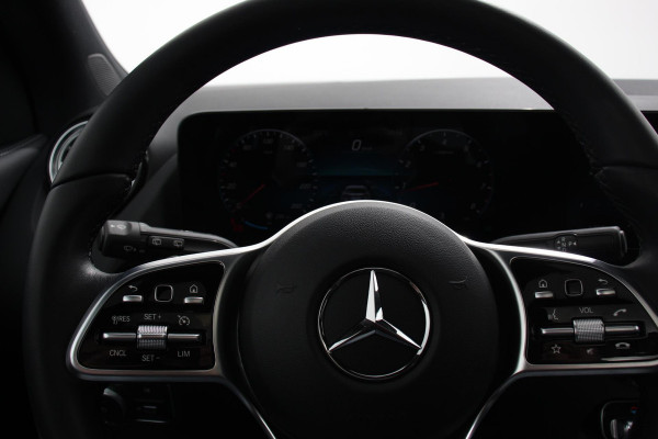 Mercedes-Benz GLA 200 163pk Automaat Progressive Mercedes-Benz GLA-klasse 200 Progressive | Navigatie | Panorama Dak | Camera | Cruise Control | LED Matrix | DAB | Memomy Stoel |