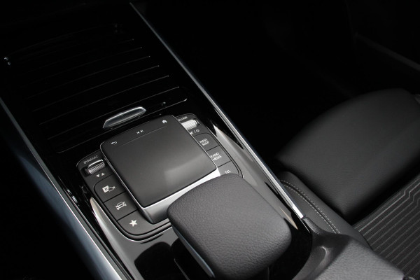 Mercedes-Benz GLA 200 163pk Automaat Progressive Mercedes-Benz GLA-klasse 200 Progressive | Navigatie | Panorama Dak | Camera | Cruise Control | LED Matrix | DAB | Memomy Stoel |