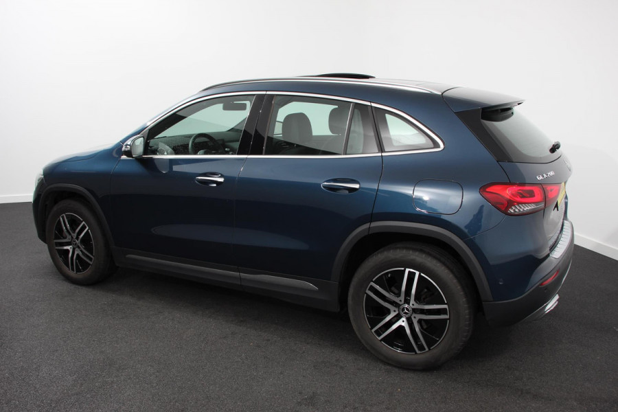 Mercedes-Benz GLA 200 163pk Automaat Progressive Mercedes-Benz GLA-klasse 200 Progressive | Navigatie | Panorama Dak | Camera | Cruise Control | LED Matrix | DAB | Memomy Stoel |
