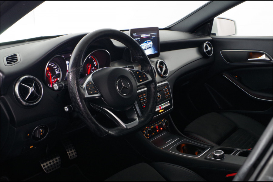 Mercedes-Benz CLA-Klasse Shooting Brake 180 AMG Line > Pano.Schuif/Trekhaak/Camera/8,0 Inch display/LED High Performance