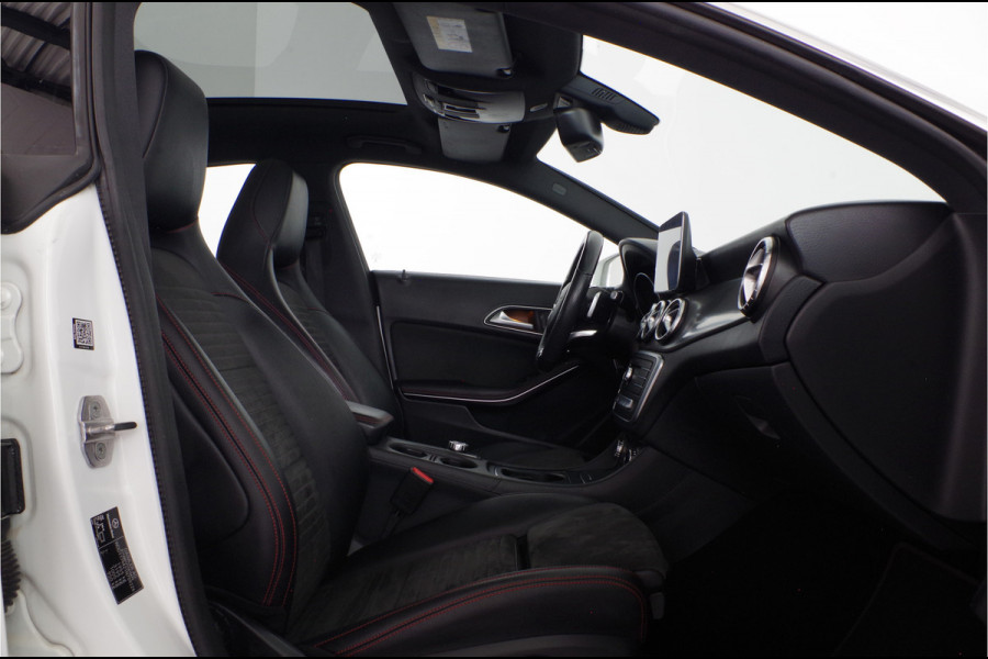 Mercedes-Benz CLA-Klasse Shooting Brake 180 AMG Line > Pano.Schuif/Trekhaak/Camera/8,0 Inch display/LED High Performance