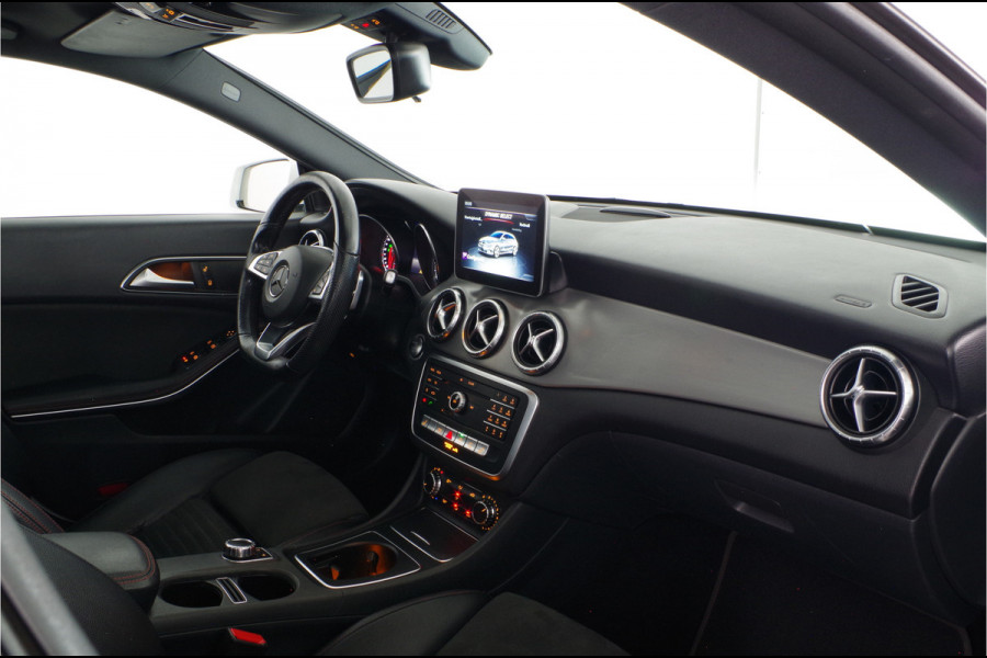 Mercedes-Benz CLA-Klasse Shooting Brake 180 AMG Line > Pano.Schuif/Trekhaak/Camera/8,0 Inch display/LED High Performance