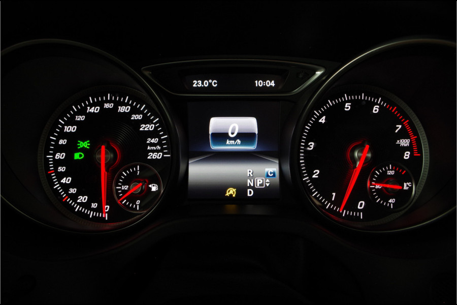 Mercedes-Benz CLA-Klasse Shooting Brake 180 AMG Line > Pano.Schuif/Trekhaak/Camera/8,0 Inch display/LED High Performance