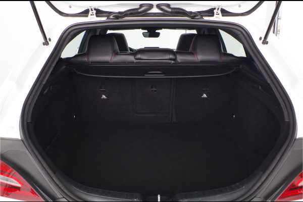 Mercedes-Benz CLA-Klasse Shooting Brake 180 AMG Line > Pano.Schuif/Trekhaak/Camera/8,0 Inch display/LED High Performance