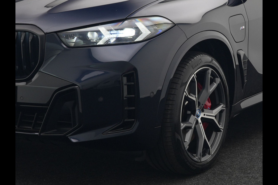 BMW X5 xDrive50e M Sport Plug In Hybrid 490pk Dealer O.H PHEV | Head Up | 360 Camera | Adaptive Cruise | Individual Lederen Comfortstoelen Memory & Verwarmd | Apple Carplay | Widescreen Navigatie | Carbon Interieur | Luchtvering | Front Assist |