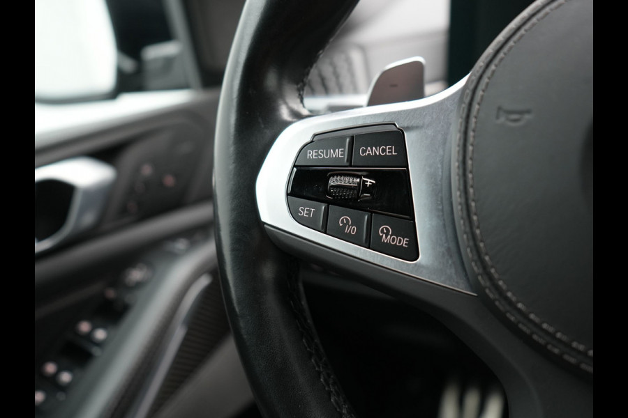 BMW X5 xDrive50e M Sport Plug In Hybrid 490pk Dealer O.H PHEV | Head Up | 360 Camera | Adaptive Cruise | Individual Lederen Comfortstoelen Memory & Verwarmd | Apple Carplay | Widescreen Navigatie | Carbon Interieur | Luchtvering | Front Assist |