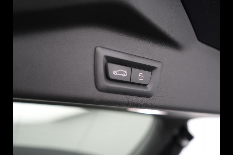 BMW X5 xDrive50e M Sport Plug In Hybrid 490pk Dealer O.H PHEV | Head Up | 360 Camera | Adaptive Cruise | Individual Lederen Comfortstoelen Memory & Verwarmd | Apple Carplay | Widescreen Navigatie | Carbon Interieur | Luchtvering | Front Assist |