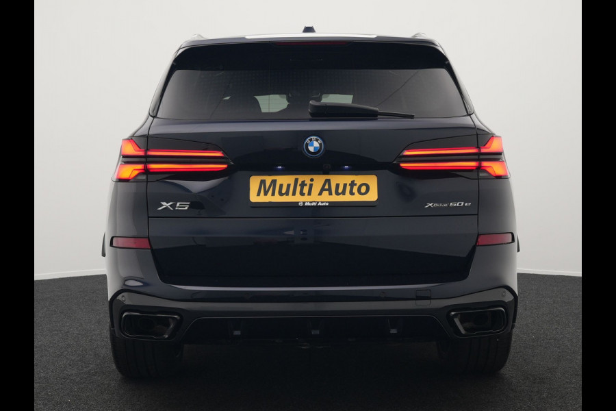BMW X5 xDrive50e M Sport Plug In Hybrid 490pk Dealer O.H PHEV | Head Up | 360 Camera | Adaptive Cruise | Individual Lederen Comfortstoelen Memory & Verwarmd | Apple Carplay | Widescreen Navigatie | Carbon Interieur | Luchtvering | Front Assist |