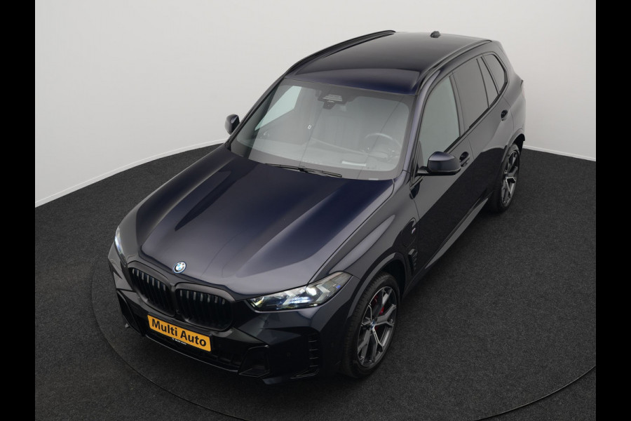 BMW X5 xDrive50e M Sport Plug In Hybrid 490pk Dealer O.H PHEV | Head Up | 360 Camera | Adaptive Cruise | Individual Lederen Comfortstoelen Memory & Verwarmd | Apple Carplay | Widescreen Navigatie | Carbon Interieur | Luchtvering | Front Assist |