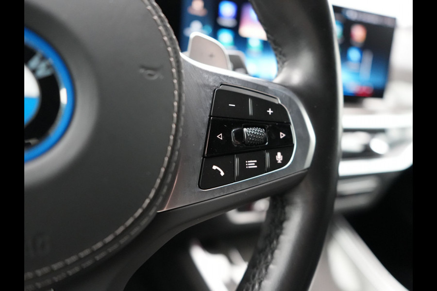 BMW X5 xDrive50e M Sport Plug In Hybrid 490pk Dealer O.H PHEV | Head Up | 360 Camera | Adaptive Cruise | Individual Lederen Comfortstoelen Memory & Verwarmd | Apple Carplay | Widescreen Navigatie | Carbon Interieur | Luchtvering | Front Assist |