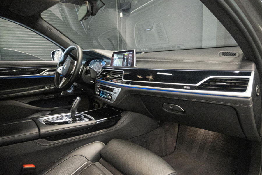 BMW 7 Serie 745e High Executive *M-Sport / Bowers & Wilkins / Actieve-Besturing / Soft-Close / Stoelventilatie / Schuif-/kanteldak*