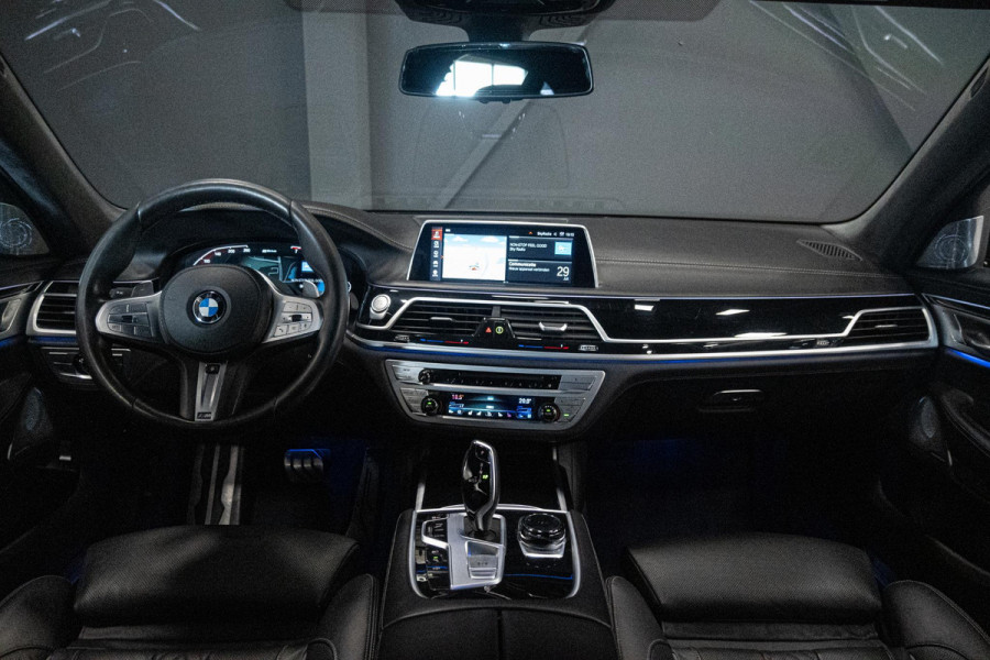 BMW 7 Serie 745e High Executive *M-Sport / Bowers & Wilkins / Actieve-Besturing / Soft-Close / Stoelventilatie / Schuif-/kanteldak*