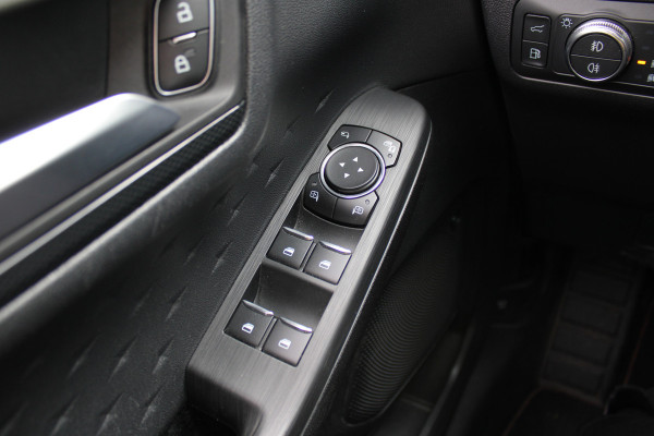 Ford Kuga 2.5 PHEV ST-Line X | Panoramadak | Head-up | BLIS | Winterpack | Trekhaak | B&O