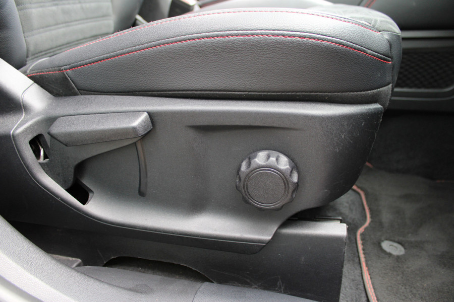 Ford Kuga 2.5 PHEV ST-Line X | Panoramadak | Head-up | BLIS | Winterpack | Trekhaak | B&O