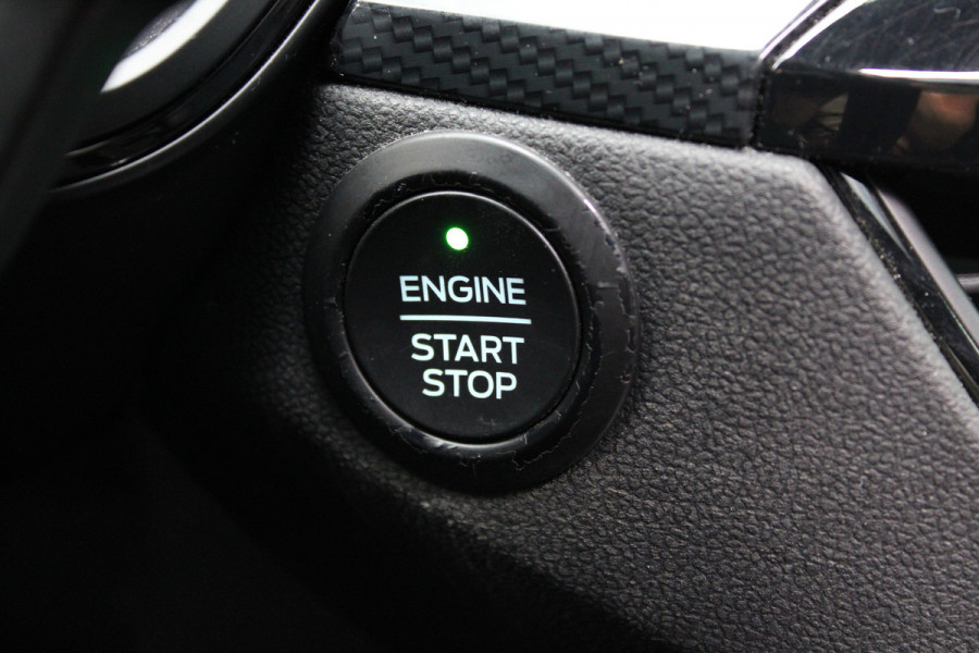 Ford Kuga 2.5 PHEV ST-Line X | Panoramadak | Head-up | BLIS | Winterpack | Trekhaak | B&O