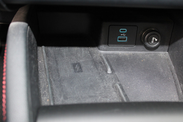 Ford Kuga 2.5 PHEV ST-Line X | Panoramadak | Head-up | BLIS | Winterpack | Trekhaak | B&O