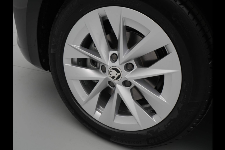 Škoda Octavia Combi 1.5 TSI 115pk Business Edition Plus Navigatie Camera Clima Cruise 198