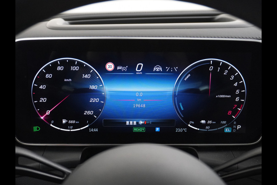 Mercedes-Benz GLC 300 e 4MATIC AMG Line | Luchtvering Achterasbesturing Trekhaak Burmester HUD Memory