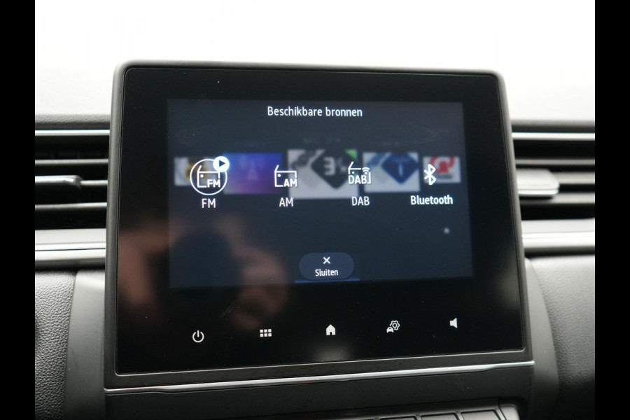Renault Captur 1.3 TCe 140 Intens Automaat 141pk | Apple Carplay | Sportstoelen | Navigatie | Camera | DAB | L.M. 18" | Cruise Control |