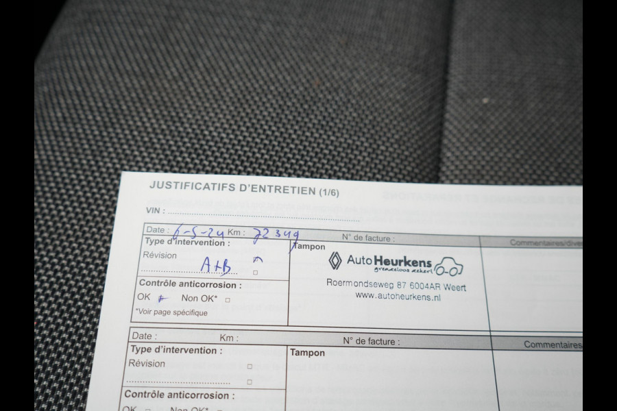 Renault Captur 1.3 TCe 140 Intens Automaat 141pk | Apple Carplay | Sportstoelen | Navigatie | Camera | DAB | L.M. 18" | Cruise Control |