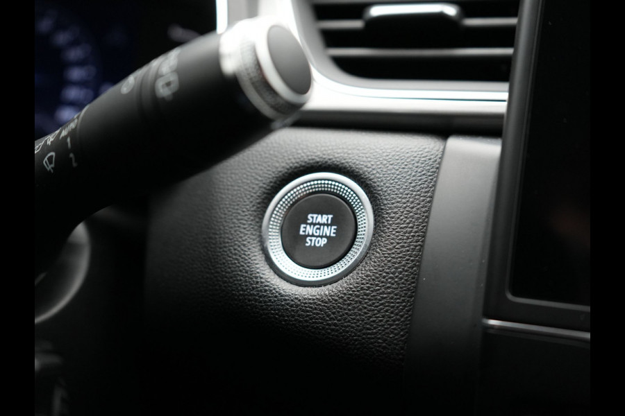 Renault Captur 1.3 TCe 140 Intens Automaat 141pk | Apple Carplay | Sportstoelen | Navigatie | Camera | DAB | L.M. 18" | Cruise Control |