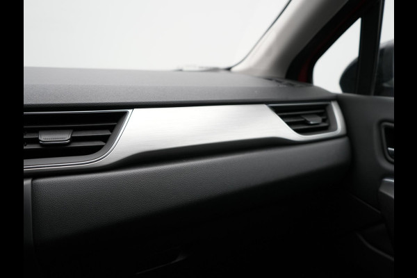 Renault Captur 1.3 TCe 140 Intens Automaat 141pk | Apple Carplay | Sportstoelen | Navigatie | Camera | DAB | L.M. 18" | Cruise Control |