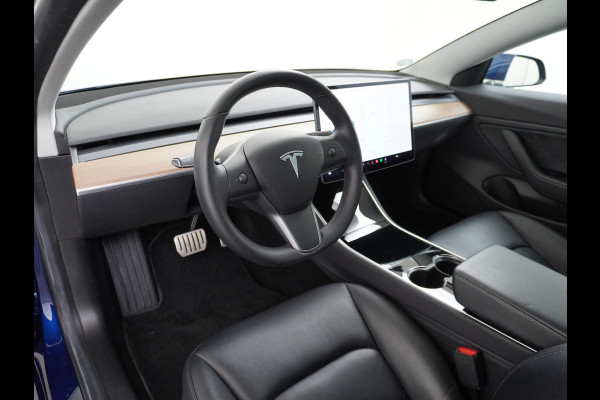 Tesla Model 3 Performance AWD 513pk FSD-MEEGELEVERD PAKKET! €71.440,- nieuw! 0-100kmh 3.4sec! Lmv-20" AutoPilot Carbon-Spoiler Full Self-Drivi Navi Led ACC DAB Voorverwarming interieur en Keyless via GSM-App One-Pedal-Drive Rode Remklauwen Premium Audio Veel grip door 4WD vierwielaandrijving.  Origineel Nederlandse auto nieuwprijs €72.080 Garantie op Accu en motor tot 28-12-2027/192.000km