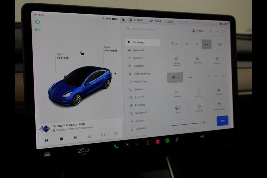 Tesla Model 3 Performance AWD 513pk FSD-MEEGELEVERD PAKKET! €71.440,- nieuw! 0-100kmh 3.4sec! Lmv-20" AutoPilot Carbon-Spoiler Full Self-Drivi Navi Led ACC DAB Voorverwarming interieur en Keyless via GSM-App One-Pedal-Drive Rode Remklauwen Premium Audio Veel grip door 4WD vierwielaandrijving.  Origineel Nederlandse auto nieuwprijs €72.080 Garantie op Accu en motor tot 28-12-2027/192.000km