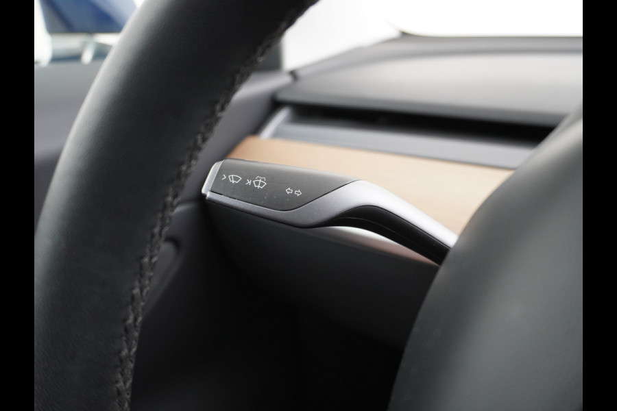 Tesla Model 3 Performance AWD 513pk FSD-MEEGELEVERD PAKKET! €71.440,- nieuw! 0-100kmh 3.4sec! Lmv-20" AutoPilot Carbon-Spoiler Full Self-Drivi Navi Led ACC DAB Voorverwarming interieur en Keyless via GSM-App One-Pedal-Drive Rode Remklauwen Premium Audio Veel grip door 4WD vierwielaandrijving.  Origineel Nederlandse auto nieuwprijs €72.080 Garantie op Accu en motor tot 28-12-2027/192.000km
