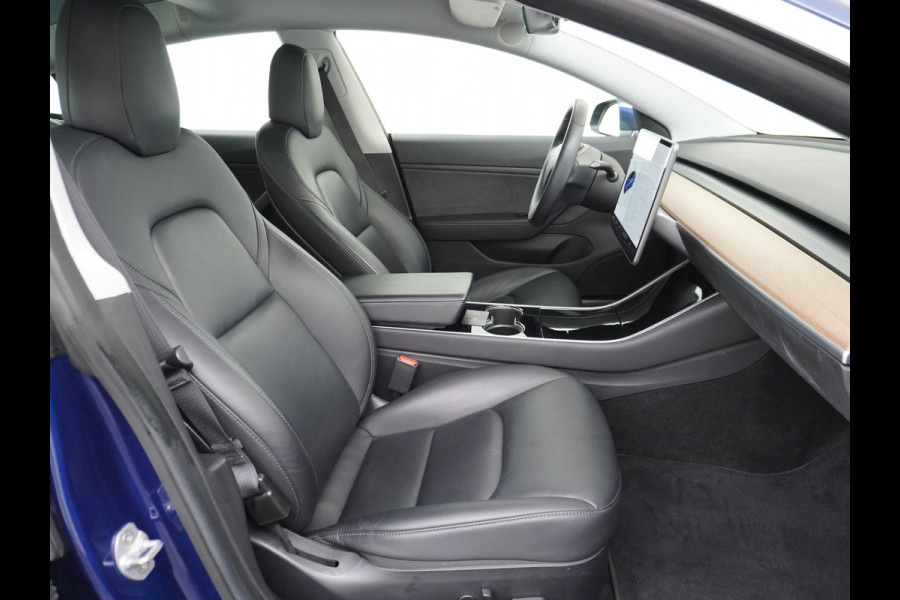 Tesla Model 3 Performance AWD 513pk FSD-MEEGELEVERD PAKKET! €71.440,- nieuw! 0-100kmh 3.4sec! Lmv-20" AutoPilot Carbon-Spoiler Full Self-Drivi Navi Led ACC DAB Voorverwarming interieur en Keyless via GSM-App One-Pedal-Drive Rode Remklauwen Premium Audio Veel grip door 4WD vierwielaandrijving.  Origineel Nederlandse auto nieuwprijs €72.080 Garantie op Accu en motor tot 28-12-2027/192.000km