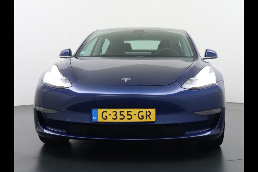 Tesla Model 3 Performance AWD 513pk FSD-MEEGELEVERD PAKKET! €71.440,- nieuw! 0-100kmh 3.4sec! Lmv-20" AutoPilot Carbon-Spoiler Full Self-Drivi Navi Led ACC DAB Voorverwarming interieur en Keyless via GSM-App One-Pedal-Drive Rode Remklauwen Premium Audio Veel grip door 4WD vierwielaandrijving.  Origineel Nederlandse auto nieuwprijs €72.080 Garantie op Accu en motor tot 28-12-2027/192.000km