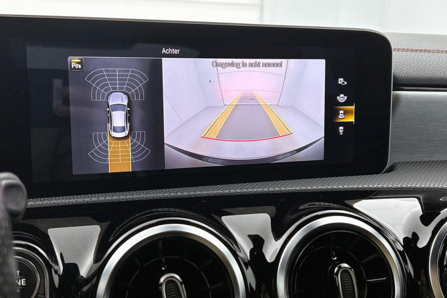 Mercedes-Benz CLA-Klasse 180 Business Solution AMG Upgrade Edition(NL-auto, Camera, Parkeerhulp, Navigatie, StoelV, Etc)