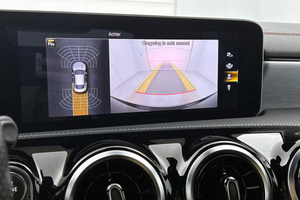 Mercedes-Benz CLA-Klasse 180 Business Solution AMG Upgrade Edition(NL-auto, Camera, Parkeerhulp, Navigatie, StoelV, Etc)