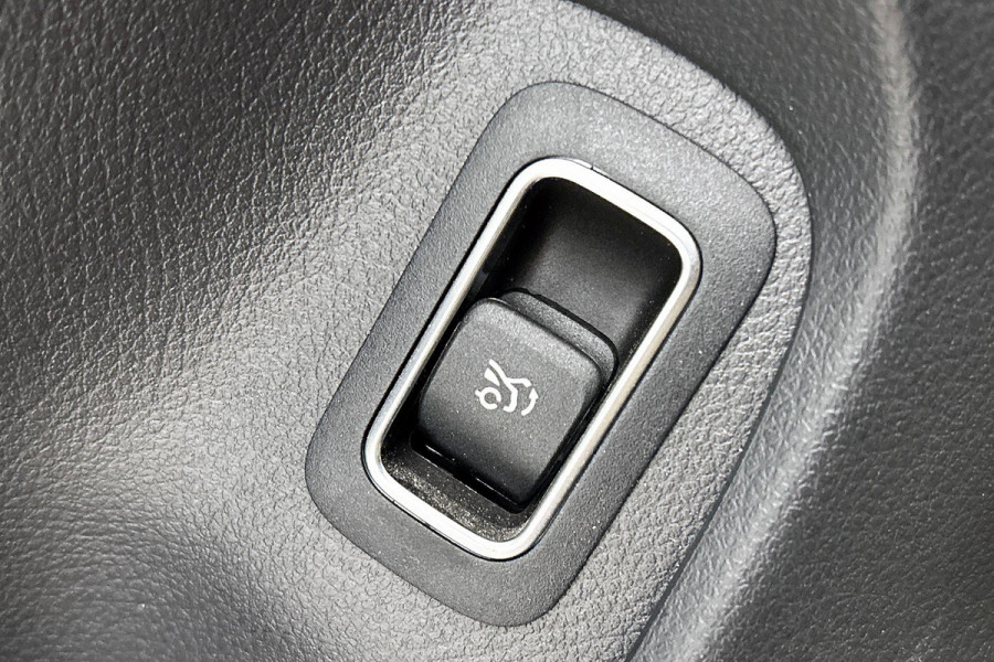 Mercedes-Benz CLA-Klasse 180 Business Solution AMG Upgrade Edition(NL-auto, Camera, Parkeerhulp, Navigatie, StoelV, Etc)