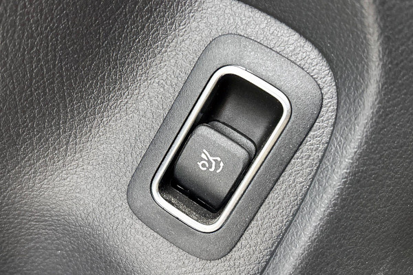 Mercedes-Benz CLA-Klasse 180 Business Solution AMG Upgrade Edition(NL-auto, Camera, Parkeerhulp, Navigatie, StoelV, Etc)