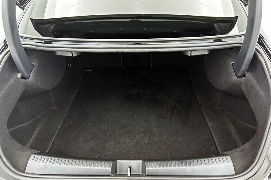 Mercedes-Benz CLA-Klasse 180 Business Solution AMG Upgrade Edition(NL-auto, Camera, Parkeerhulp, Navigatie, StoelV, Etc)