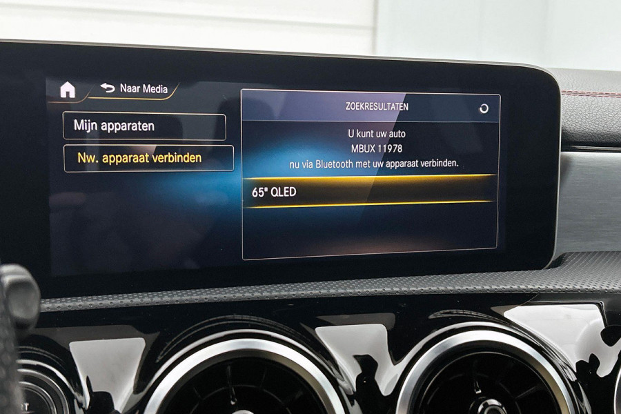 Mercedes-Benz CLA-Klasse 180 Business Solution AMG Upgrade Edition(NL-auto, Camera, Parkeerhulp, Navigatie, StoelV, Etc)
